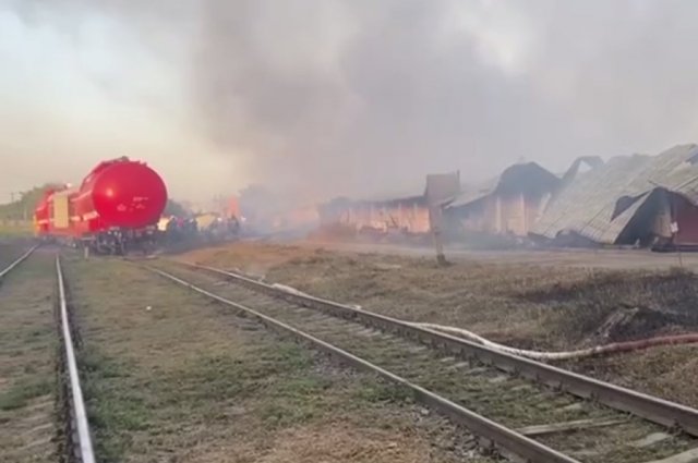 Пожарный поезд привлекли к тушению возгорания в Краснодарском крае