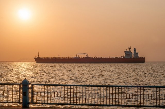 Восстановительные работы на поврежденном ВСУ танкере «Сиг» приостановлены