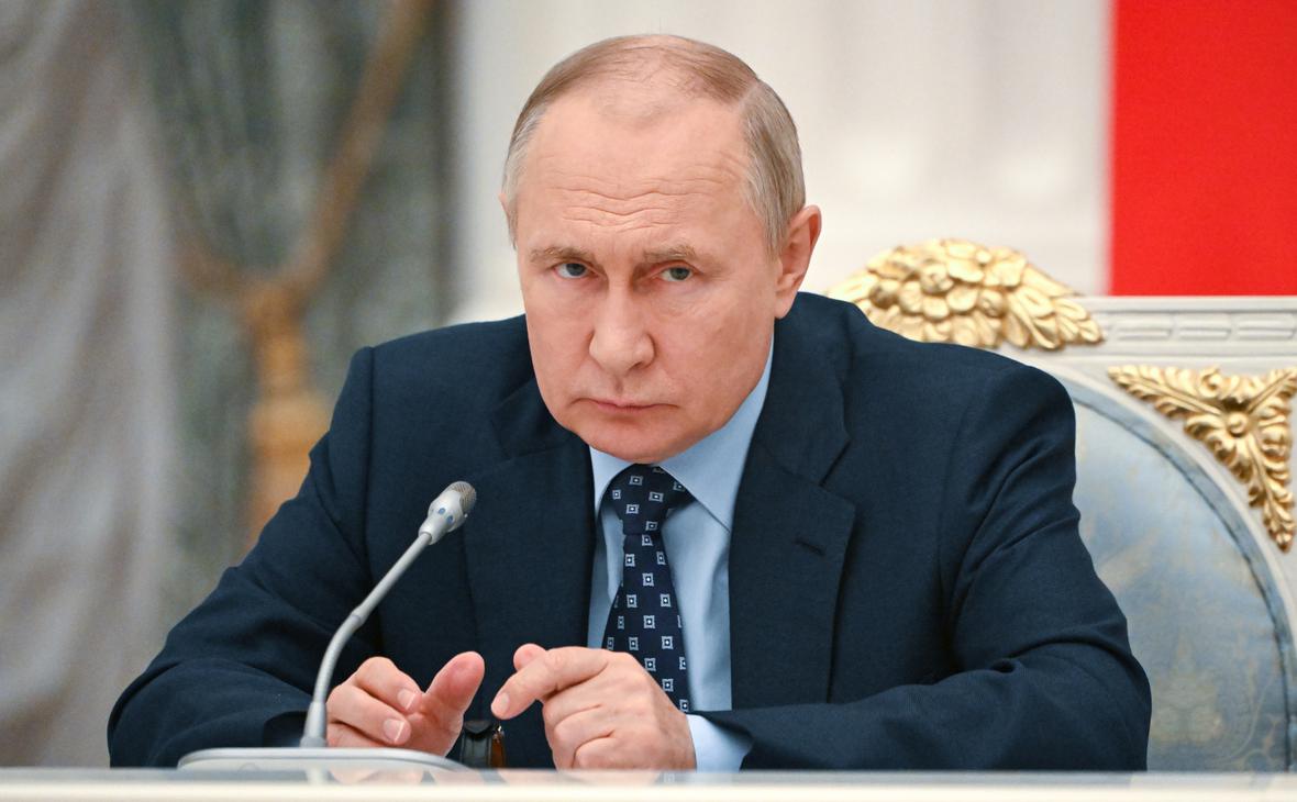 Путин провел совещание в штабе военных в Ростове-на-Дону