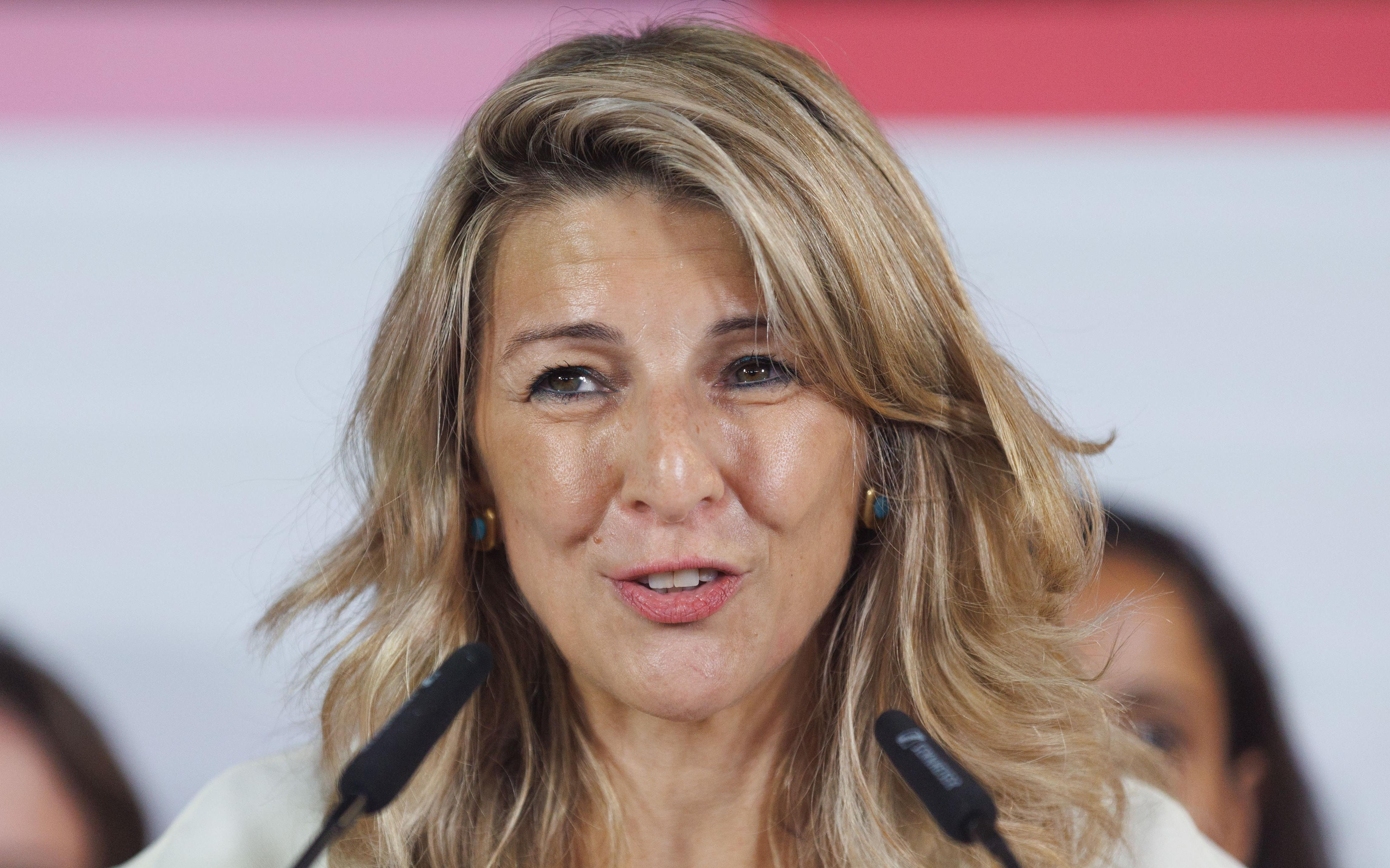 Вице-премьер Испании призвала уволить главу федерации за поцелуй футболистки