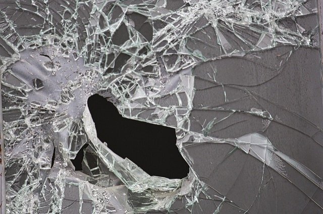 Стекла выбило в одном из домов Красногорска после попытки атаки БПЛА
