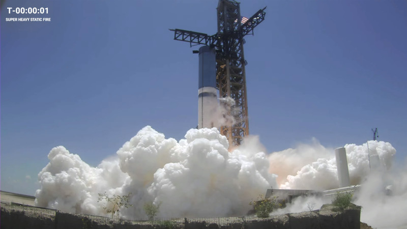SpaceX провела успешные огневые испытания двигателей ускорителя Super Heavy для ракеты Starship