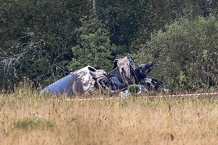 СКР подтвердил личности погибших в катастрофе самолета под Тверью