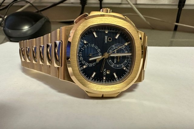 Россиянин попытался ввезти часы за 4,5 млн рублей в Шереметьево