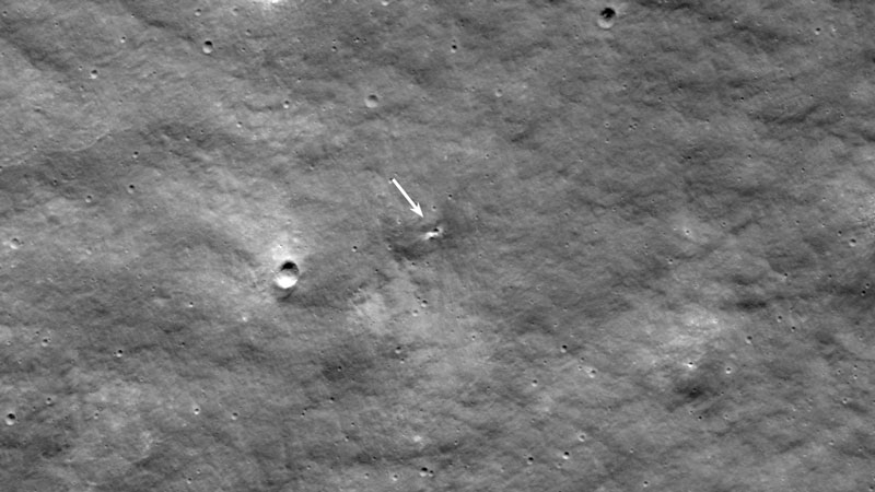 Спутник NASA сфотографировал на Луне новый кратер, похожий на место падения «Луны-25»