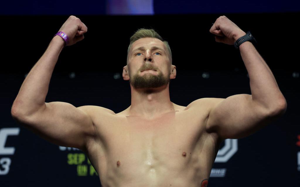 Россиянин Волков победил австралийца на турнире UFC в Сиднее