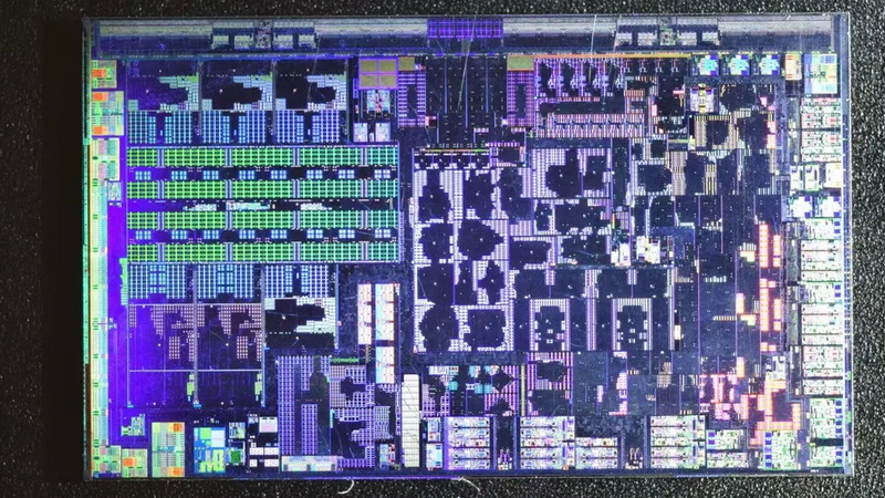 На фото показался кристалл мобильных процессоров AMD Phoenix 2 с ядрами Zen 4 и Zen 4c