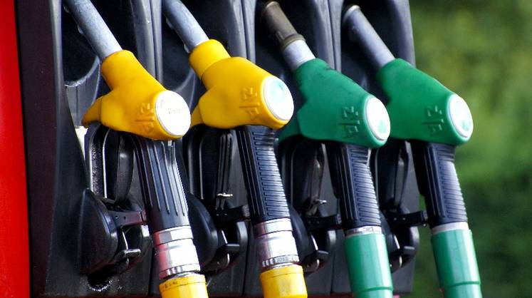 «Маржа минимальна»: в Минэнерго оценили оптовые и розничные цены на топливо