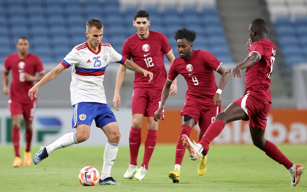 Сборная России вырвала ничью на последних минутах матча с Катаром