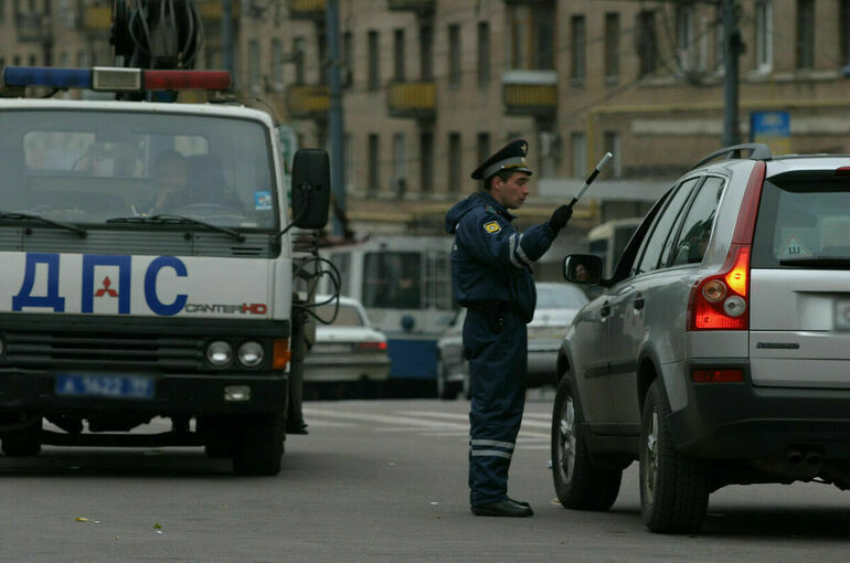В РФ предложили замораживать водительские права при 10 штрафах