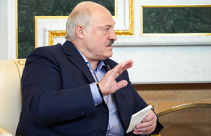 Лукашенко сообщил о поставке Белоруссией в РФ по 60 тыс. т дизтоплива и бензина