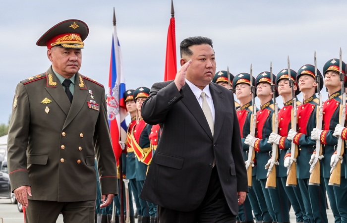 Ким Чен Ын прибыл на аэродром Кневичи в Приморье