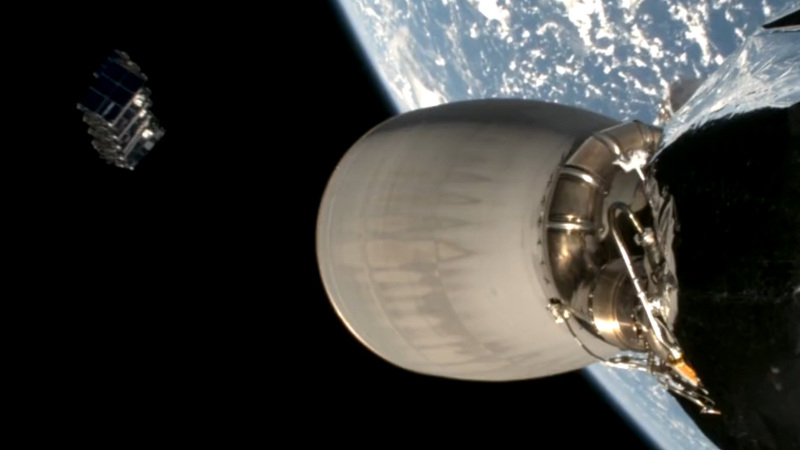 SpaceX покрыла спутники Starlink зеркальной плёнкой, чтобы не мешать астрономам