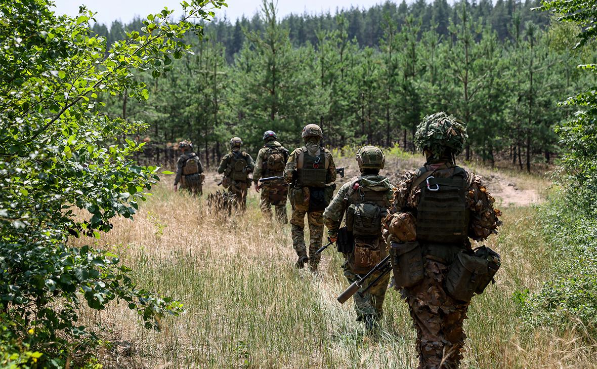 Медведев назвал число принятых на военную службу с начала года