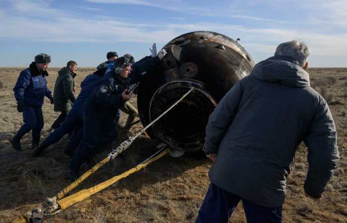 Российско-американский экипаж вернется на Землю с МКС после годовой экспедиции