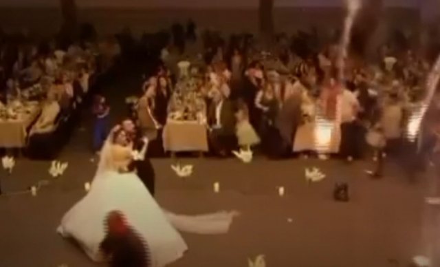 Иракские молодожены потеряли 25 родственников при пожаре на свадьбе
