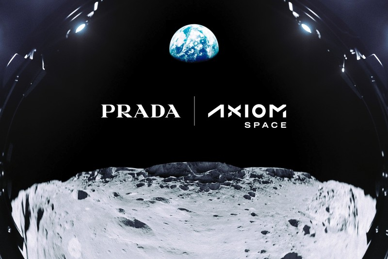 Самая высокая мода: астронавты NASA высадятся на Луну в скафандрах от Prada