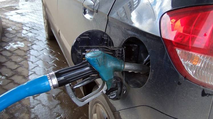 Новак рассказал о снижении цен на топливо в «мелком опте» на 8% в среднем по РФ