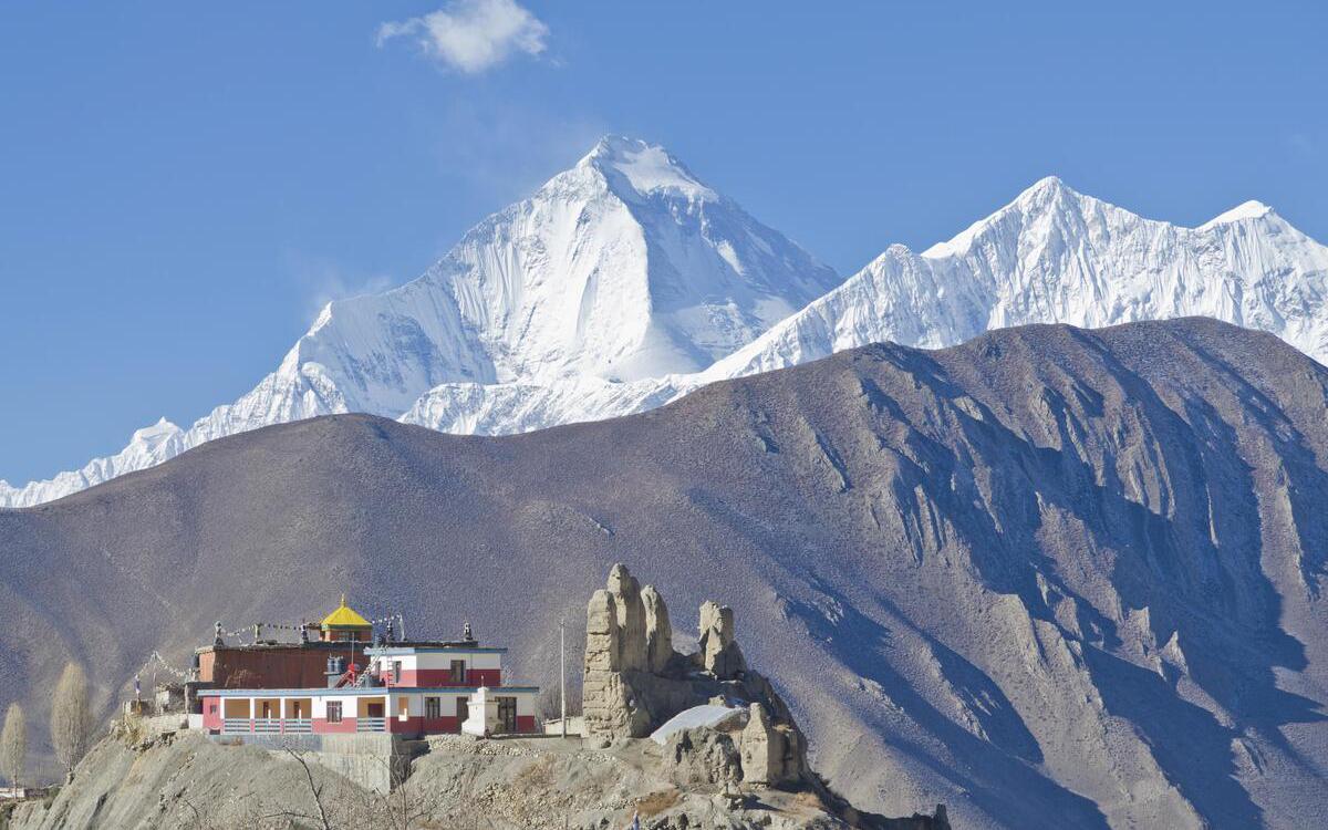 Чемпионка России по альпинизму упала в расщелину при восхождении в Непале
