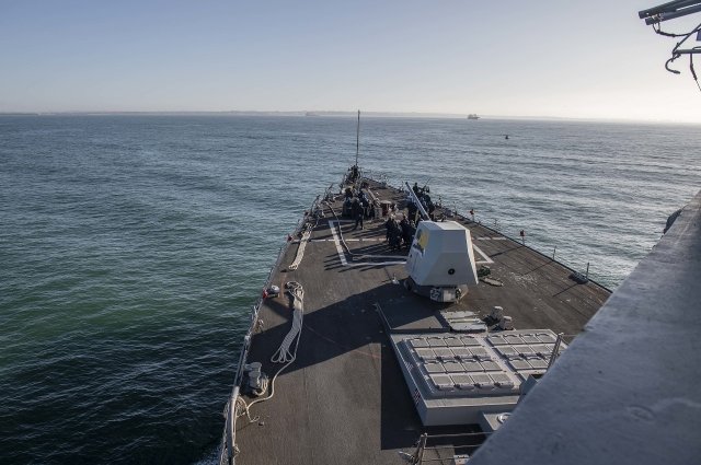 Эсминец ВМС США перехватил в Красном море выпущенные из Йемена ракеты