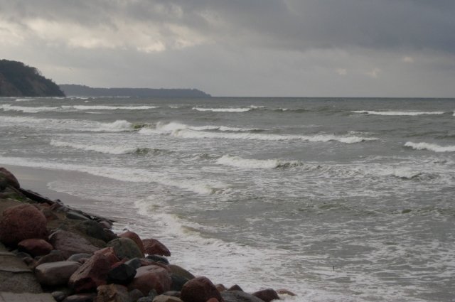 Несколько человек пропали в Северном море после столкновения двух судов