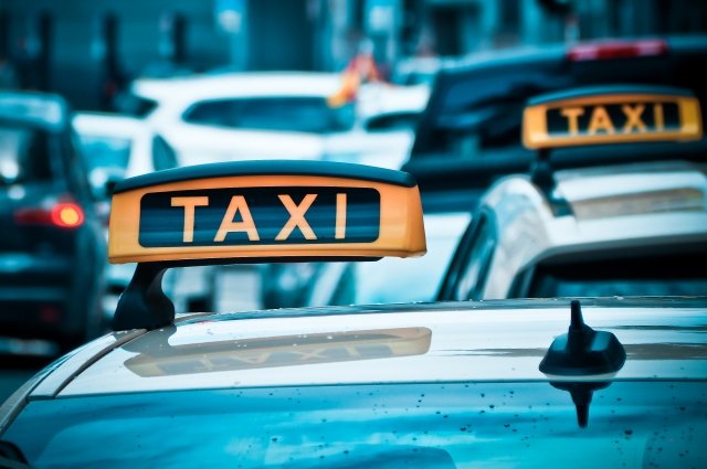 В Киеве агрегатор такси заблокировал водителя после языкового скандала
