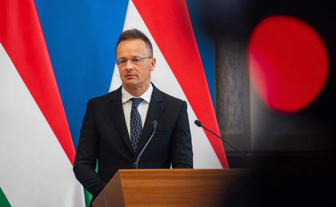МИД Венгрии назвал условия блокировки 12-го пакета санкций против России