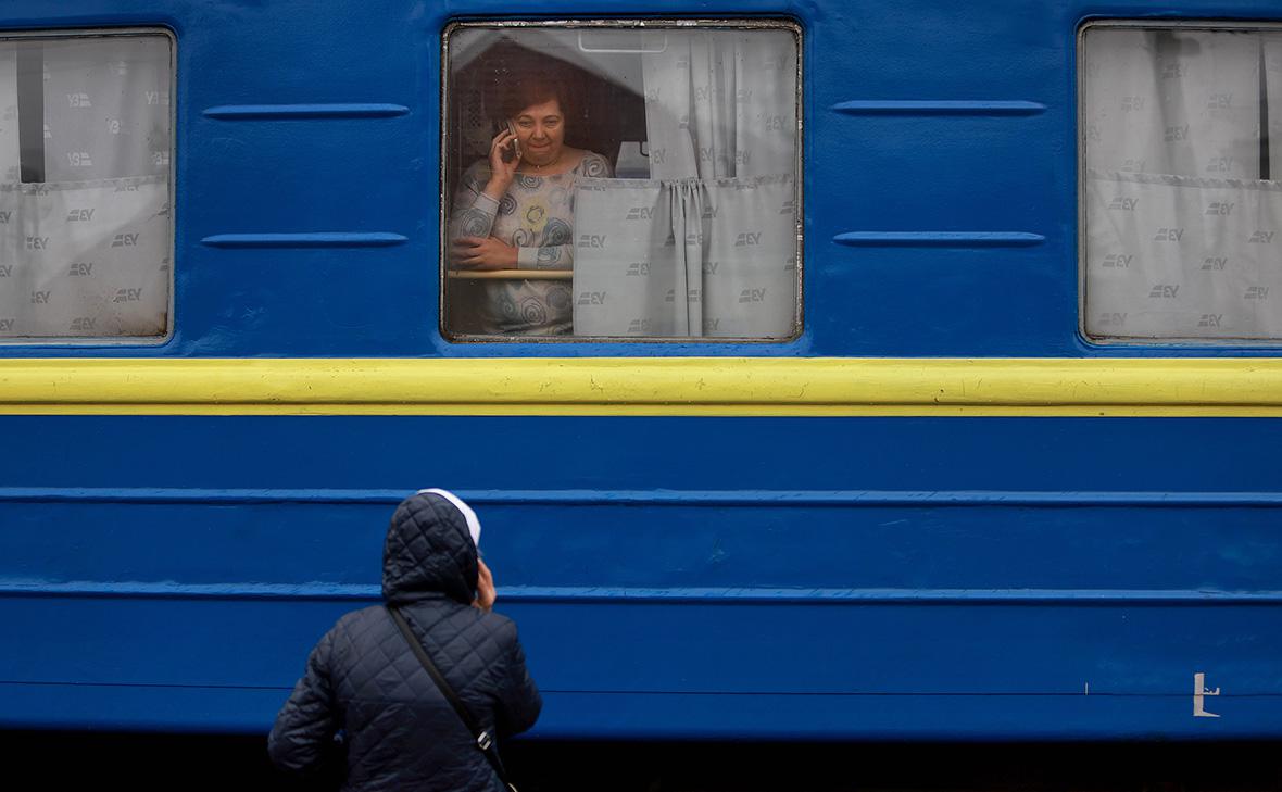 FT узнал об опасениях Киева навсегда потерять уехавших на Запад украинцев
