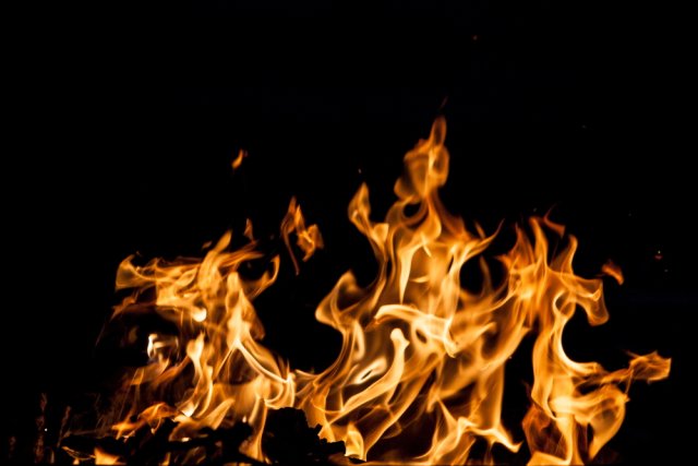 Mash: три подростка в Подмосковье сожгли электричку по заданию СБУ