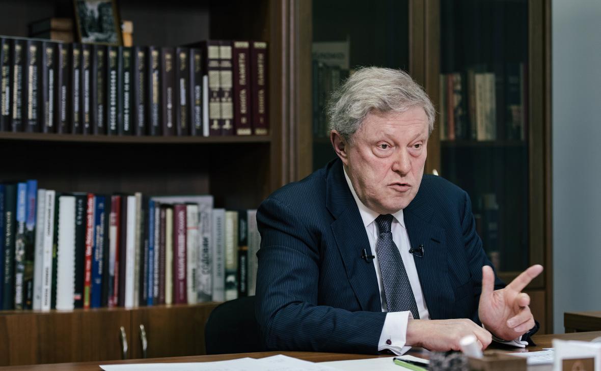 Явлинский объяснил предложение стать посредником в переговорах по Украине