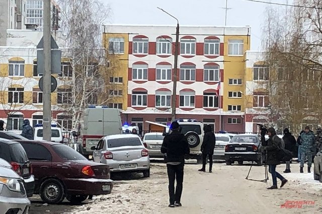 Отец школьницы, устроившей стрельбу в Брянске, арестован на два месяца