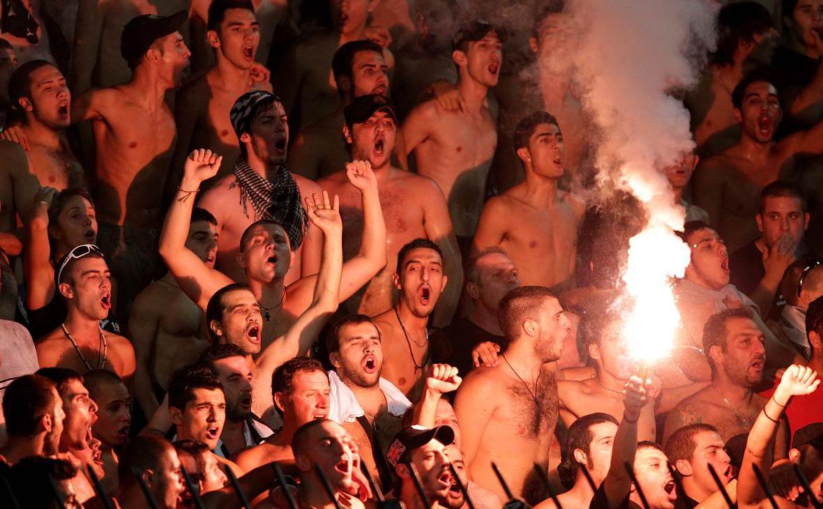 В Греции футбольным фанатам на два месяца закрыли доступ на стадионы