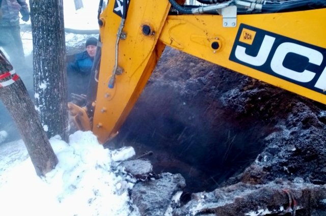 В Ивановской области пятеро детей упали в яму с кипятком и получили ожоги