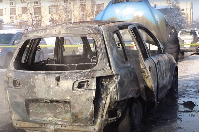 В Бишкеке возле посольства Турции взорвался автомобиль