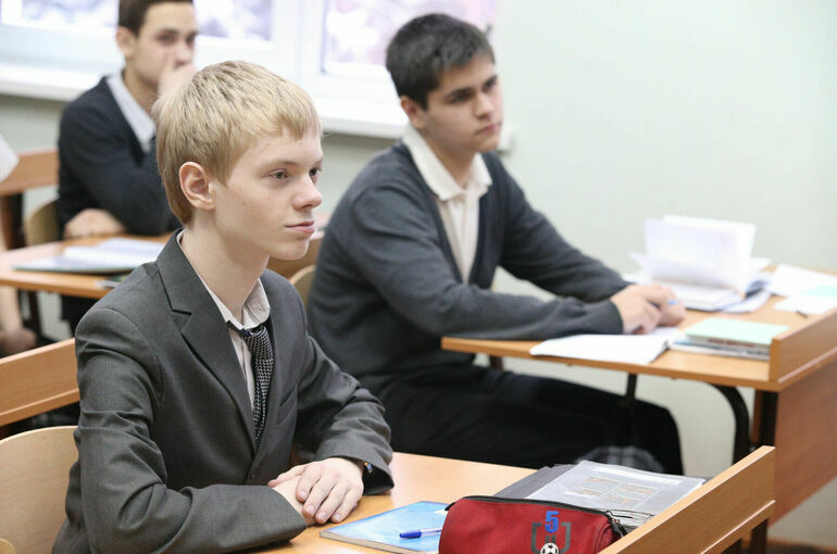 Депздрав Москвы опроверг сообщения о массовых заболеваниях школьников пневмонией