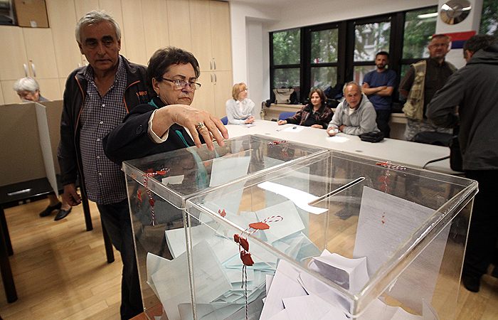 В Сербии стартовали парламентские и местные выборы