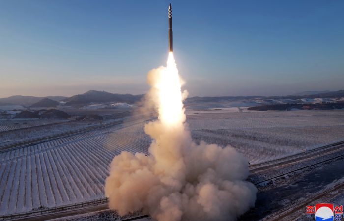 ЕС осудил запуск КНДР межконтинентальной баллистической ракеты