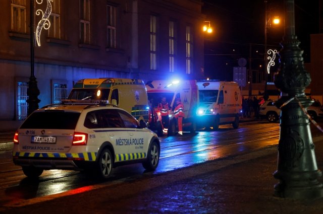 Число погибших при стрельбе в университете в Праге превысило 15 человек