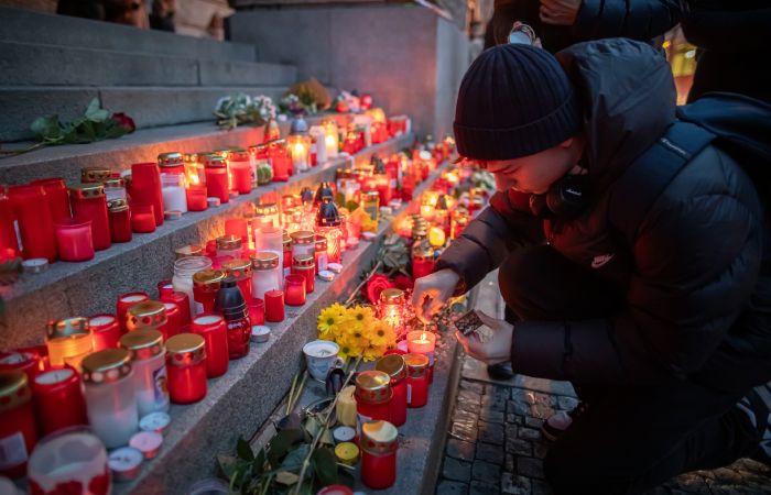 В Чехии 23 декабря объявлено днем траура после стрельбы в университете