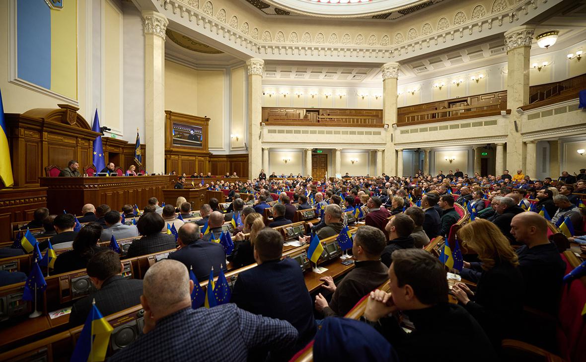 В Раде предложили ограничения для уехавших от воинского учета украинцев