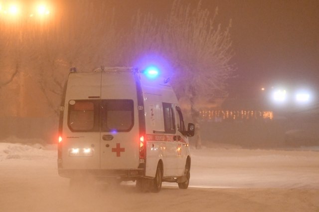 Свердловские врачи спасли упавшую в сугроб двухлетнюю девочку