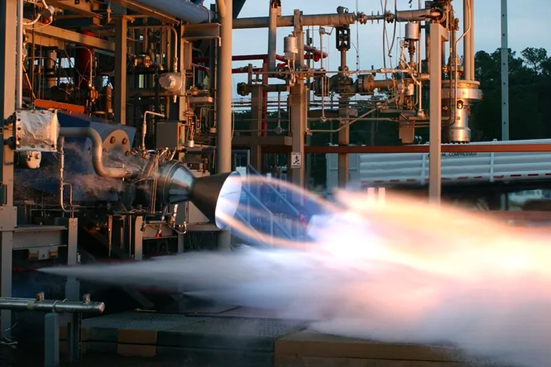 «Роскосмос» начал испытания ракетного двигателя на перекиси водорода