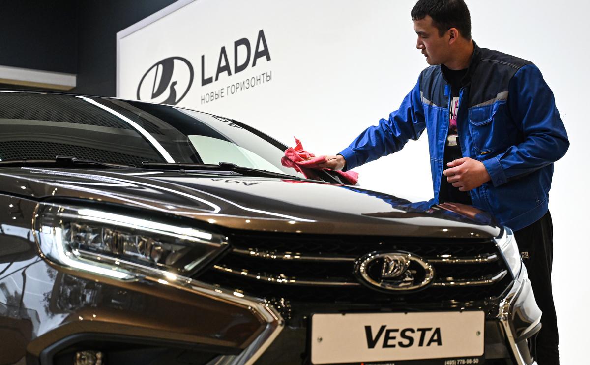 В Госдуме сообщили, что депутатов начали пересаживать на Lada Vesta