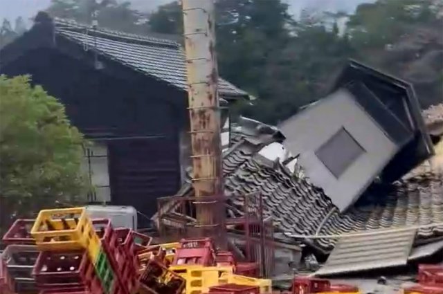 Тела двух жителей Японии обнаружили под завалами после серии землетрясений
