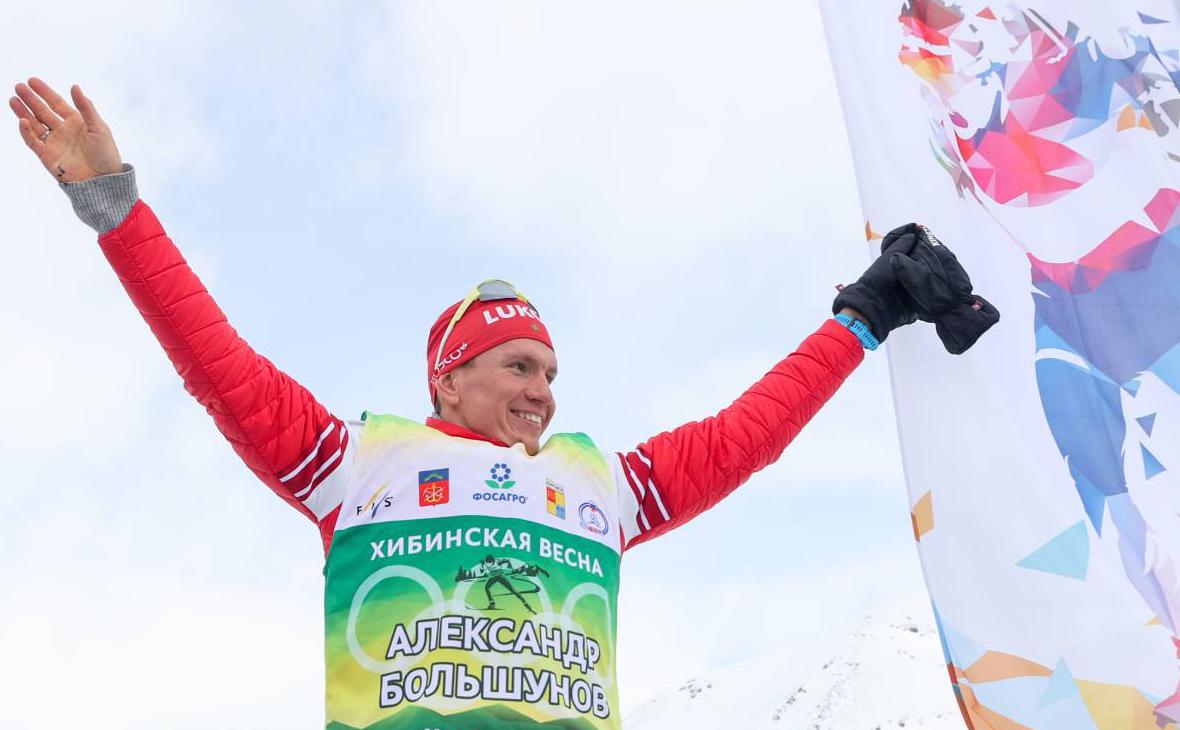 Лыжник Большунов выиграл 15-ю гонку подряд