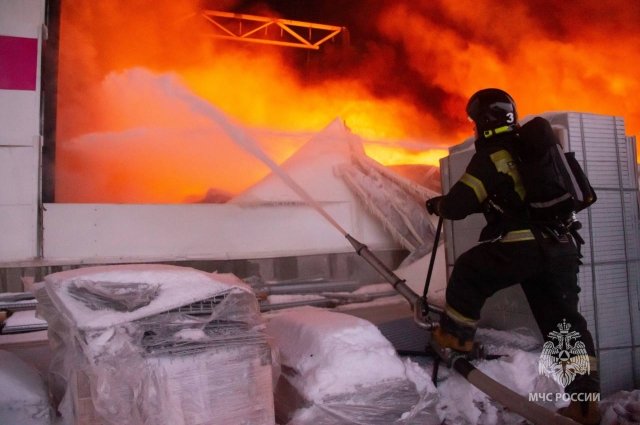 В Петербурге возбудили уголовное дело из-за пожара на складе Wildberries