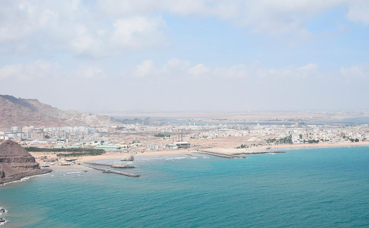 Американское судно подверглось ракетному удару у берегов Йемена