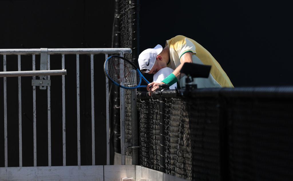 Британского теннисиста стошнило после победы в матче на Australian Open
