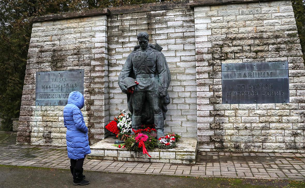 Парламент Эстонии отклонил законопроект о демонтаже «Бронзового солдата»