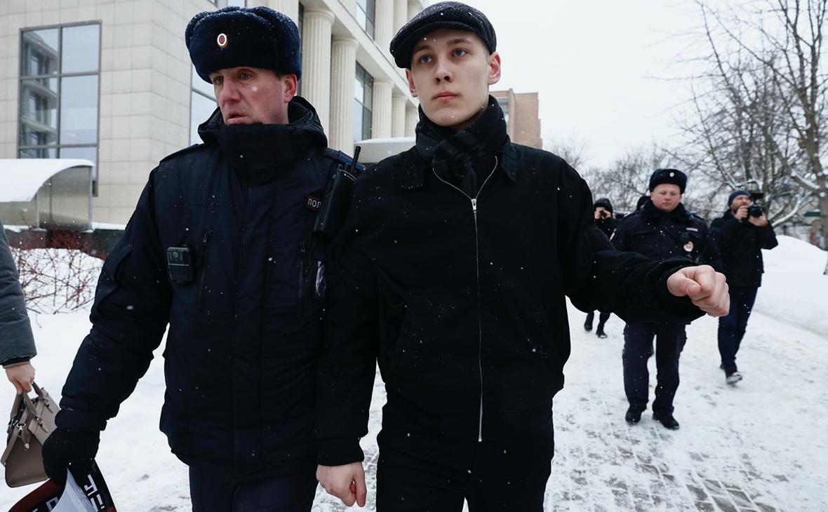 Сторонников Стрелкова задержали у здания Мосгорсуда